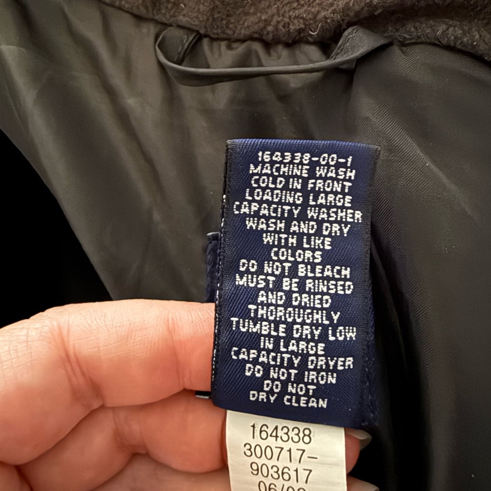 GAP Black Women's Quilted Puffer Jacket - Picture 7 of 7